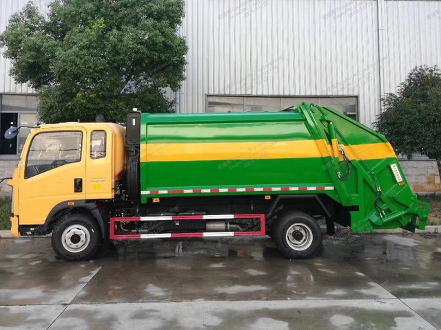 HOWO 116HP 6M3 कॉम्पैक्टर