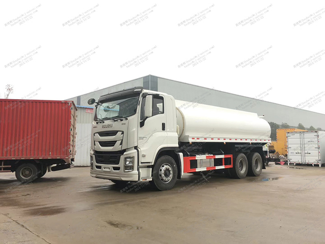Isuzu 4x2 स्प्रिंकलर ट्रक
